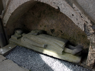Corcomroe Abbey, graf van koning King Conor na Siudane Ua Briain, die stierf in 1267 
