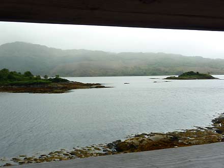 uitzicht uit de kijkhut bij Loch Sunart